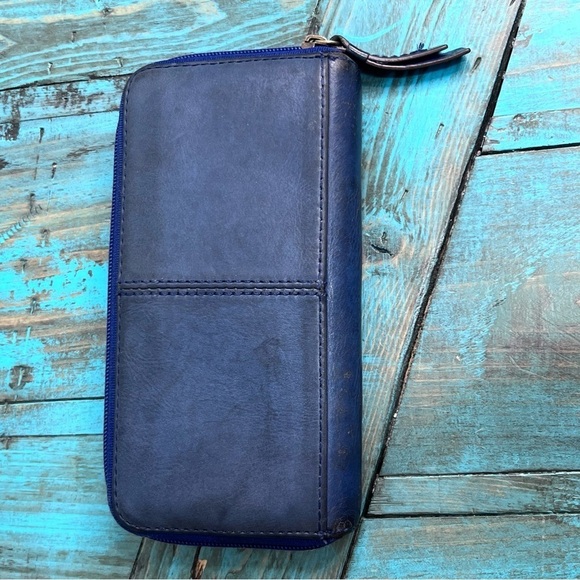 Fossil Leather Stonewash Wallet - Picture 11 of 12